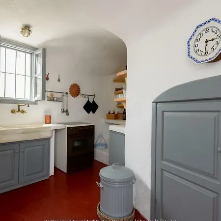 Rodies Traditional House Emporio (Santorini)