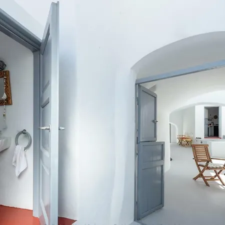 Rodies Traditional House Feriehus Emporio (Santorini)